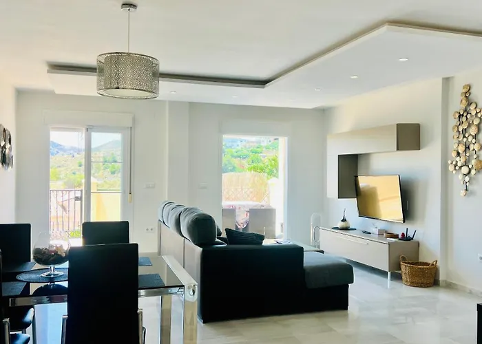 Sea & Sierra Escape * Nerja